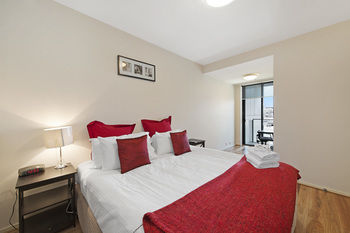 Docklands Private Collection Of Apartments - NewQuay - Accommodation Asia 10