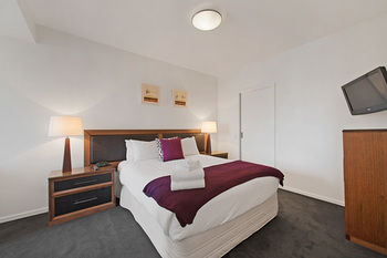 Docklands Private Collection Of Apartments - NewQuay - Accommodation Asia 14