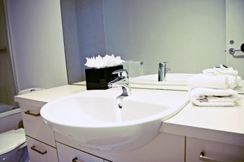 Docklands Private Collection Of Apartments - NewQuay - Accommodation Asia 41