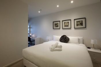ACD Apartments - Accommodation Guide 28