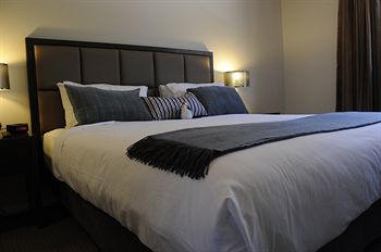 Riverside Oaks Golf Resort - Accommodation Guide 3