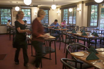 Colonial Terrace Motor Inn - Accommodation Guide 11