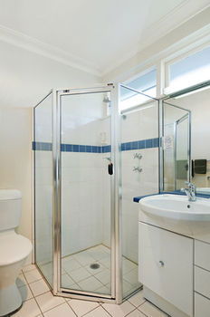 Colonial Terrace Motor Inn - Accommodation Guide 16