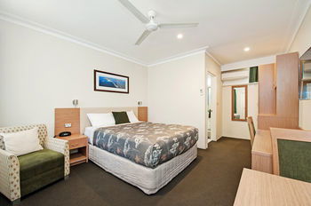 Colonial Terrace Motor Inn - Accommodation Guide 21