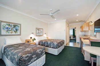 Colonial Terrace Motor Inn - Accommodation Guide 27