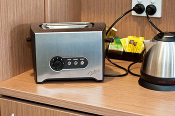 Colonial Terrace Motor Inn - Accommodation Guide 44