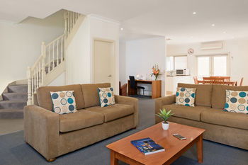 Apartments @ Kew Walpole Gardens - Kew Serviced Townhouses - Accommodation China 4