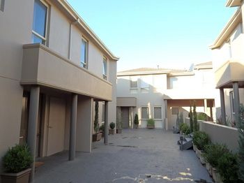 Apartments @ Kew Walpole Gardens - Kew Serviced Townhouses - Accommodation China 12
