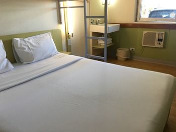 Ibis Budget Campbelltown - Accommodation China 12