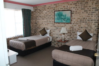 Airport Motel Sir Francis Drake - Accommodation Asia 12