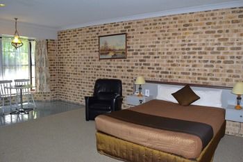 Airport Motel Sir Francis Drake - Accommodation Asia 22