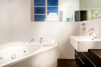 Crest On Barkly Serviced Apartments - Accommodation China 0