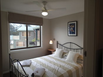 Dungowan Waterfront Apartments - Accommodation China 3