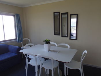 Dungowan Waterfront Apartments - Accommodation China 28