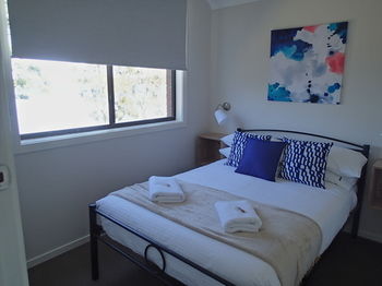 Dungowan Waterfront Apartments - Accommodation China 123