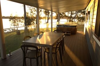 Dungowan Waterfront Apartments - Accommodation China 247