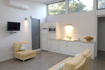 By The Beach B&B And Apartments - Accommodation China 10