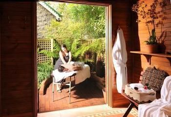 Mary Card's Coach House - Accommodation Asia 2