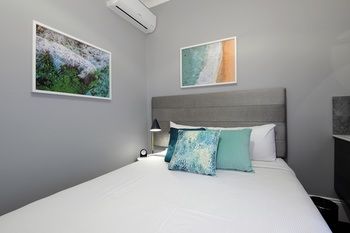 Alison Lodge - Accommodation China 11