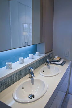 White Shells Luxury Apartments - Accommodation Asia 9