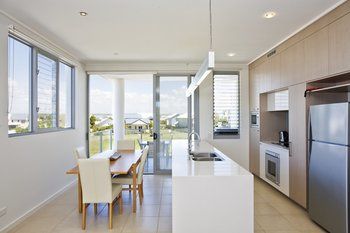 White Shells Luxury Apartments - Accommodation Asia 10