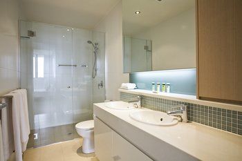 White Shells Luxury Apartments - Accommodation Asia 13