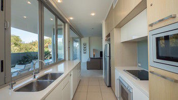 White Shells Luxury Apartments - Accommodation Asia 55
