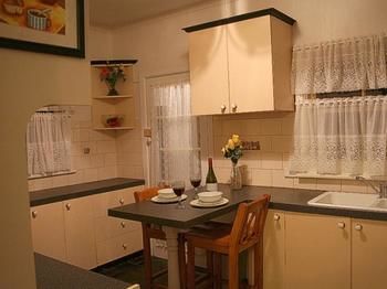 Tudor Cottages Mt Dandenong - Accommodation Guide 1