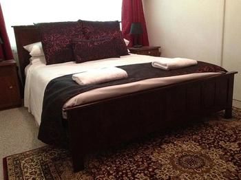 Tudor Cottages Mt Dandenong - Accommodation Guide 5