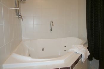 Tudor Cottages Mt Dandenong - Accommodation Guide 13