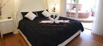 Lakeside Cottage - Accommodation Asia 4