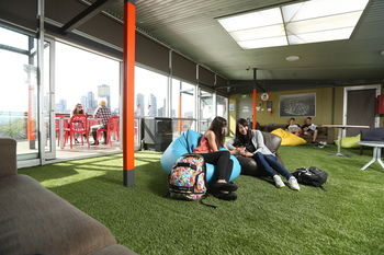 Melbourne Metro YHA - Hostel - Accommodation Asia 0