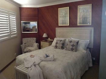 Rooftops Bed & Breakfast - Accommodation Guide 10