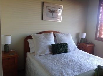 Rooftops Bed & Breakfast - Accommodation Guide 11