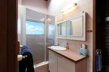 Rooftops Bed & Breakfast - Accommodation Guide 16