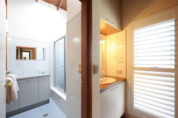 Rooftops Bed & Breakfast - Accommodation Guide 18