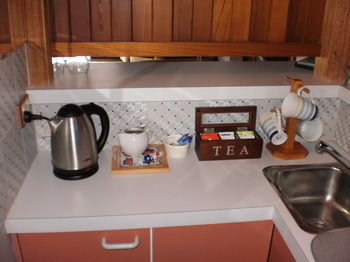 Rooftops Bed & Breakfast - Accommodation Guide 21