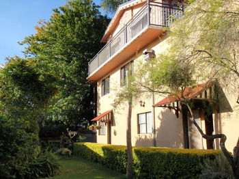 Rooftops Bed & Breakfast - Accommodation Guide 23