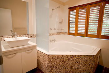 Discovery Parks â€“ Emerald Beach - Accommodation Asia 10