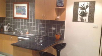 Eltham Retreat - Accommodation China 2