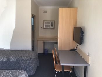 Westside Motor Inn - Accommodation Asia 7