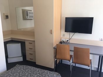 Westside Motor Inn - Accommodation Asia 8