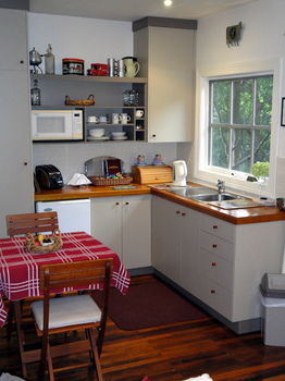 Stones Throw Cottage Bed & Breakfast - Accommodation China 3