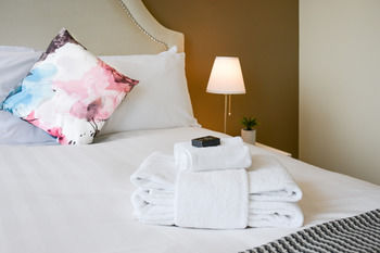 UrbanMinder @ Freshwater Place - Accommodation Asia 31