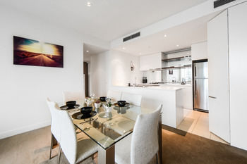 UrbanMinder @ Freshwater Place - Accommodation Asia 35