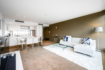 UrbanMinder @ Freshwater Place - Accommodation Asia 38