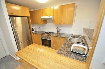 Darlinghurst 411 Pop Furnished Apartment - Accommodation Asia 8