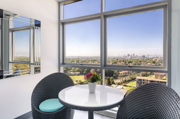 Meriton Serviced Apartments Chatswood - Accommodation Guide 3