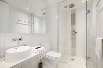 Melbourne Fully Self Contained Modern 1 Bed Apartment 4505A - Accommodation Asia 0