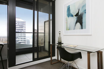 Melbourne Fully Self Contained Modern 1 Bed Apartment 4505A - Accommodation Asia 3